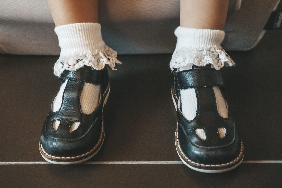 scarpe con occhietti bambino