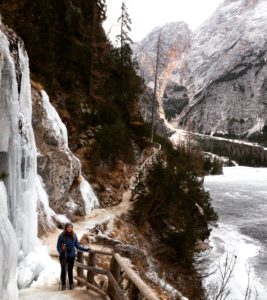 lago di Braies bambini inverno