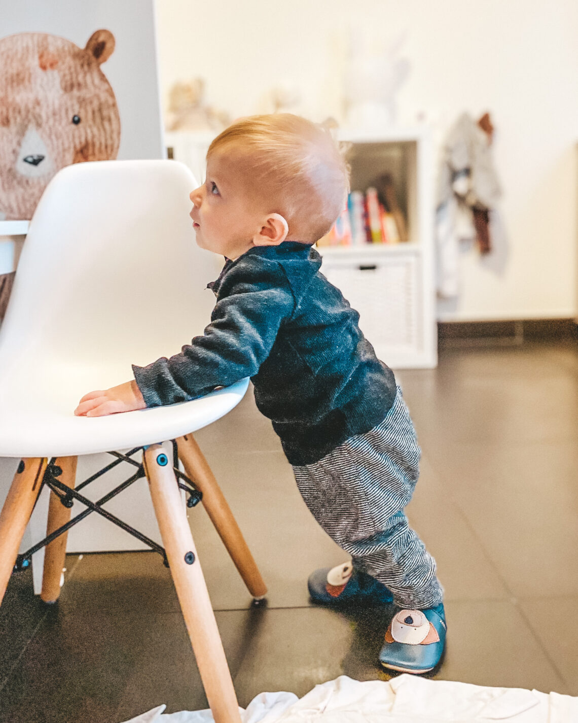 Scarpe per i primi passi: imparare a camminare a piedi nudi con le babbucce  Bobux - Mamma con caschetto